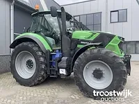 Vierwielaangedreven landbouwtractor - afbeelding 12 van  19