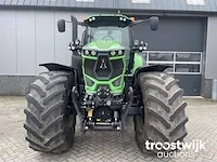 Vierwielaangedreven landbouwtractor - afbeelding 13 van  19