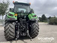 Vierwielaangedreven landbouwtractor - afbeelding 14 van  19