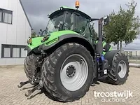 Vierwielaangedreven landbouwtractor - afbeelding 15 van  19