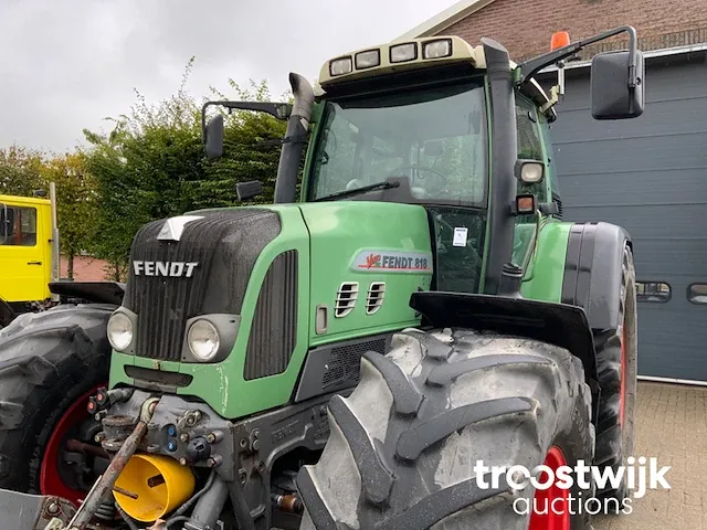 Vierwielaangedreven landbouwtractor - afbeelding 2 van  27