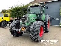 Vierwielaangedreven landbouwtractor - afbeelding 1 van  27