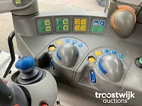 Vierwielaangedreven landbouwtractor - afbeelding 19 van  27