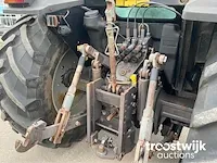 Vierwielaangedreven landbouwtractor - afbeelding 6 van  23