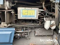 Vierwielaangedreven landbouwtractor - afbeelding 7 van  23