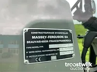 Vierwielaangedreven landbouwtractor - afbeelding 17 van  23