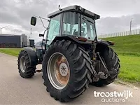 Vierwielaangedreven landbouwtractor - afbeelding 18 van  23