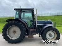Vierwielaangedreven landbouwtractor - afbeelding 20 van  23