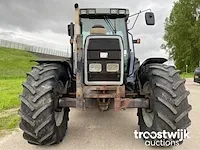 Vierwielaangedreven landbouwtractor - afbeelding 22 van  23