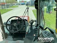 Vierwielaangedreven landbouwtractor - afbeelding 6 van  24