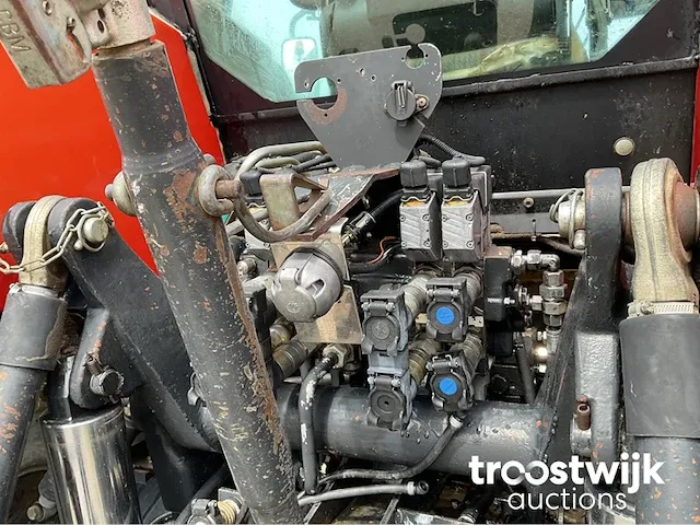 Vierwielaangedreven landbouwtractor - afbeelding 15 van  24