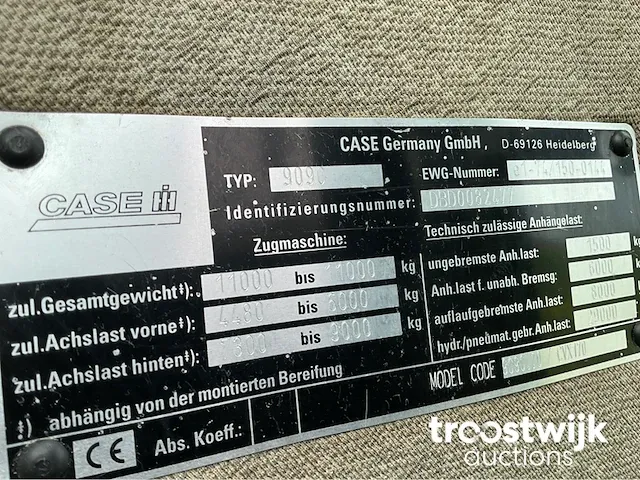 Vierwielaangedreven landbouwtractor - afbeelding 17 van  24
