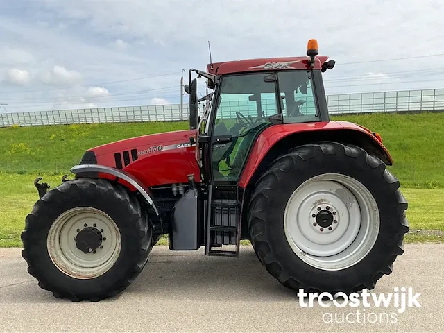 Vierwielaangedreven landbouwtractor - afbeelding 8 van  24