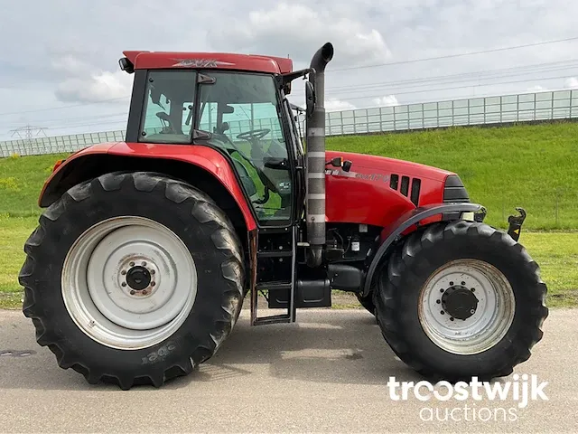 Vierwielaangedreven landbouwtractor - afbeelding 20 van  24