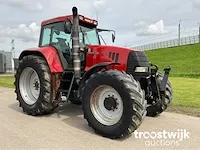 Vierwielaangedreven landbouwtractor - afbeelding 21 van  24