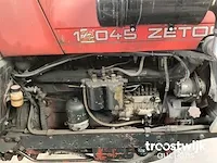 Vierwielaangedreven landbouwtractor - afbeelding 3 van  17