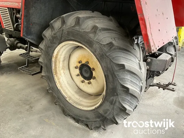 Vierwielaangedreven landbouwtractor - afbeelding 5 van  17