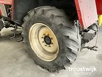 Vierwielaangedreven landbouwtractor - afbeelding 5 van  17
