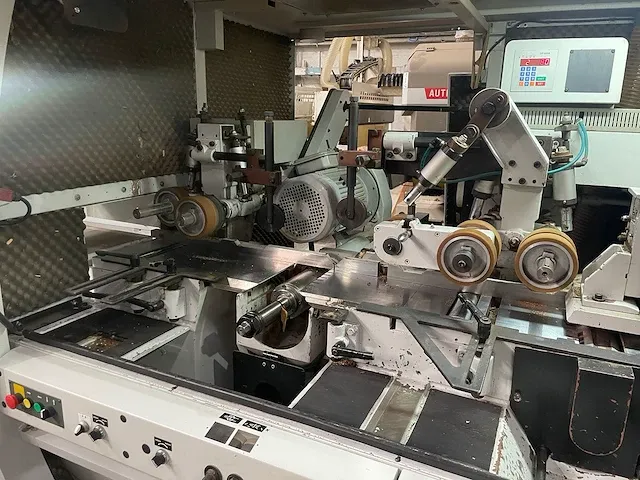 Vierzijdige profileer- en schaafmachine - afbeelding 21 van  22