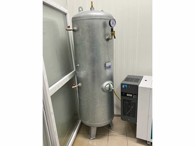 Vig/hydro-vacuum - zbiornik typ 500-11-vs - hydro tank - afbeelding 1 van  2