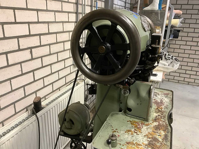 Vihl pedersen rapid-d stikmachine tot 20mm dikte - afbeelding 8 van  10