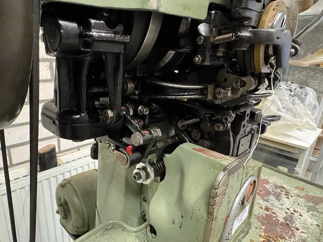 Vihl pedersen rapid-d stikmachine tot 20mm dikte - afbeelding 10 van  10