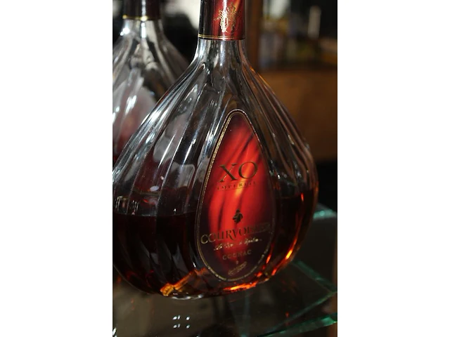 Vijf aangebroken flessen cognac. - afbeelding 4 van  6