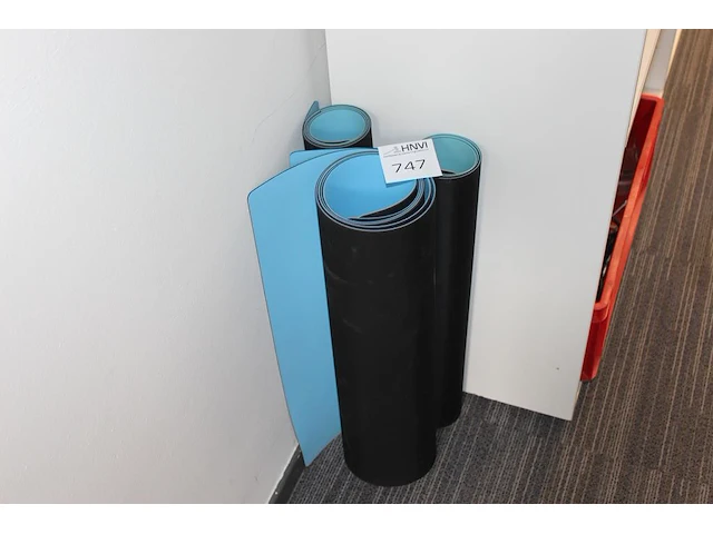 Vijf antistatische esd matten met breedte 60 cm - afbeelding 2 van  2