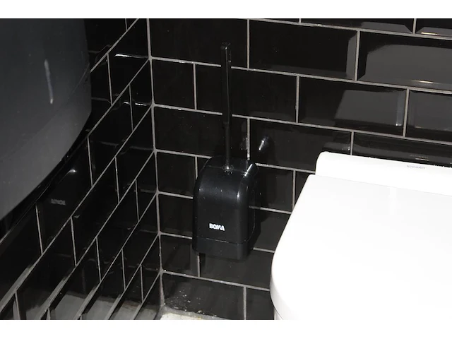 Vijf dispencers waaronder toiletpapier- en tissuedispencer. - afbeelding 10 van  13