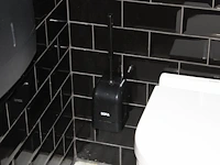 Vijf dispencers waaronder toiletpapier- en tissuedispencer. - afbeelding 10 van  13
