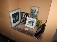 Vijf diverse prenten en spiegel in lijst. - afbeelding 2 van  2