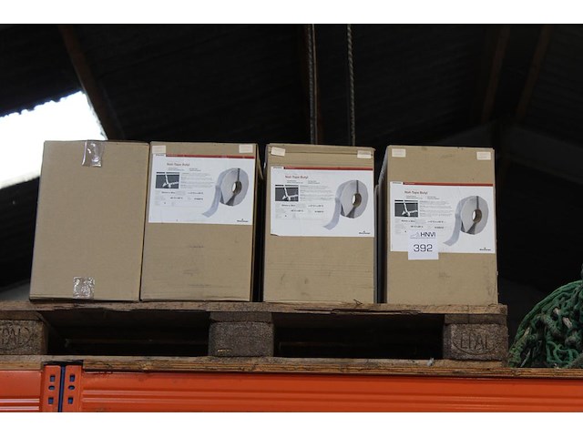 Vijf dozen wienerberger nailtape butyl. 30 rollen van 50mmx30 m. - afbeelding 1 van  1