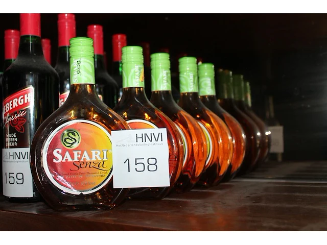 Vijf flessen safari senza. - afbeelding 1 van  2