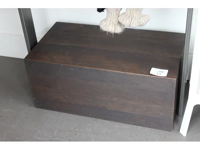 Vijf houten showblokken. afmeting 70 x 38 x 30 cm. - afbeelding 2 van  2