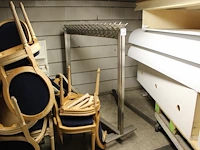 Vijf kapstokken met 2 x 15 haken, breedte 148 cm. - afbeelding 2 van  2