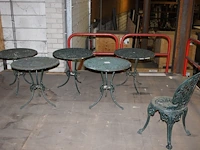 Vijf metalen bistrotafeltjes. afmeting 65 x 65 cm. - afbeelding 1 van  2