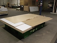 Vijf meubelplaten 280 x 208 cm. - afbeelding 2 van  3