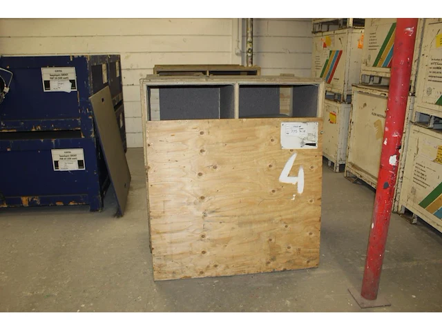 Vijf mobiele airco's electrolux in drie houten kisten. - afbeelding 2 van  4