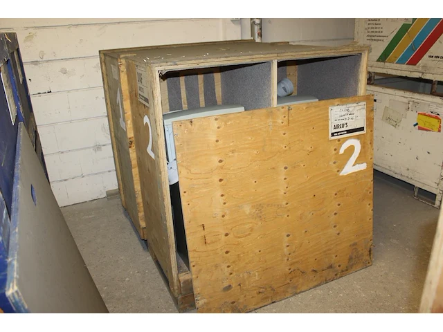 Vijf mobiele airco's electrolux in drie houten kisten. - afbeelding 3 van  4