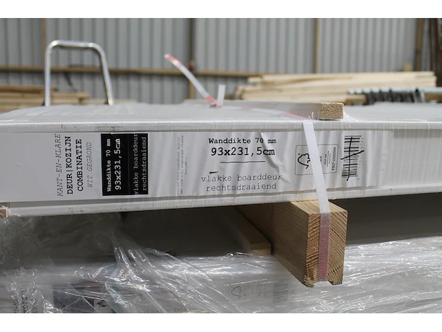 Vijf rechtsdraaiende nieuwe binnendeuren 93 x 231.5 x 4 cm met kozijn. - afbeelding 3 van  3