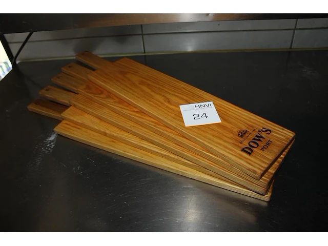 Vijf serveerplanken met lengte 64 cm. - afbeelding 1 van  2