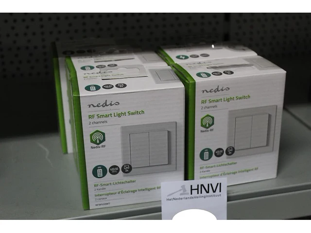 Vijf smart light switches nedis type rfws20wt, afstand 30 m, kracht 12 v - afbeelding 1 van  2