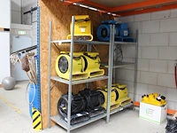 Vijf stellingdelen met afmeting 104 x 62 x 200 cm. let op: ophalen na 13.00u. - afbeelding 1 van  2