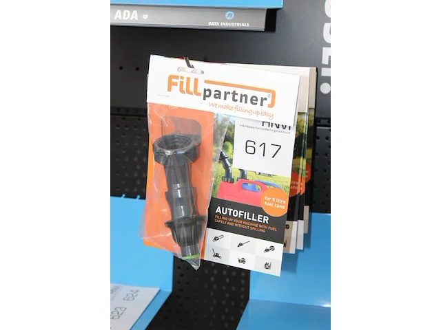 Vijf vulhulpjes fillpartner voor 5 liter jerrycans. - afbeelding 2 van  2