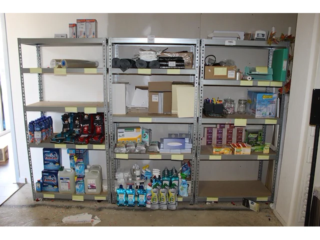 Vijfdelige magazijnstelling afmeting per stellingdeel 90 x 40 x 180 cm. - afbeelding 1 van  5