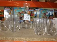Vijftien stuks glaswerk, w.o. longdrink, sap- en waterglazen met karaf. - afbeelding 1 van  2