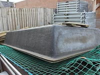 Vijverbak. afmeting 220 x 41 x 35 cm. let op: een stuks. - afbeelding 1 van  2