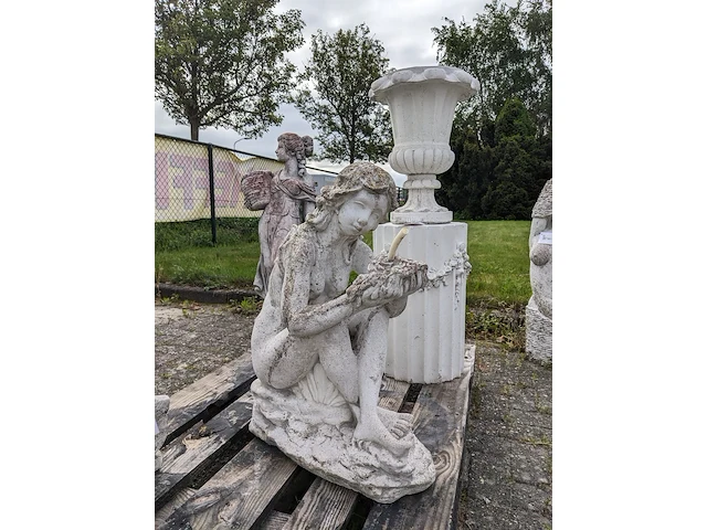 Vijverornament, vrouw - afbeelding 1 van  7