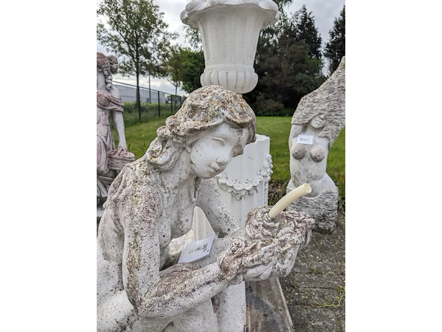 Vijverornament, vrouw - afbeelding 4 van  7