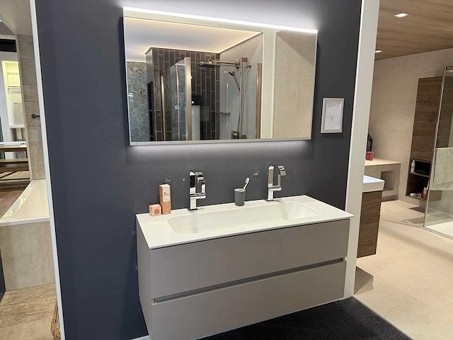 Villeroy & boch - badmeubelset - afbeelding 1 van  11
